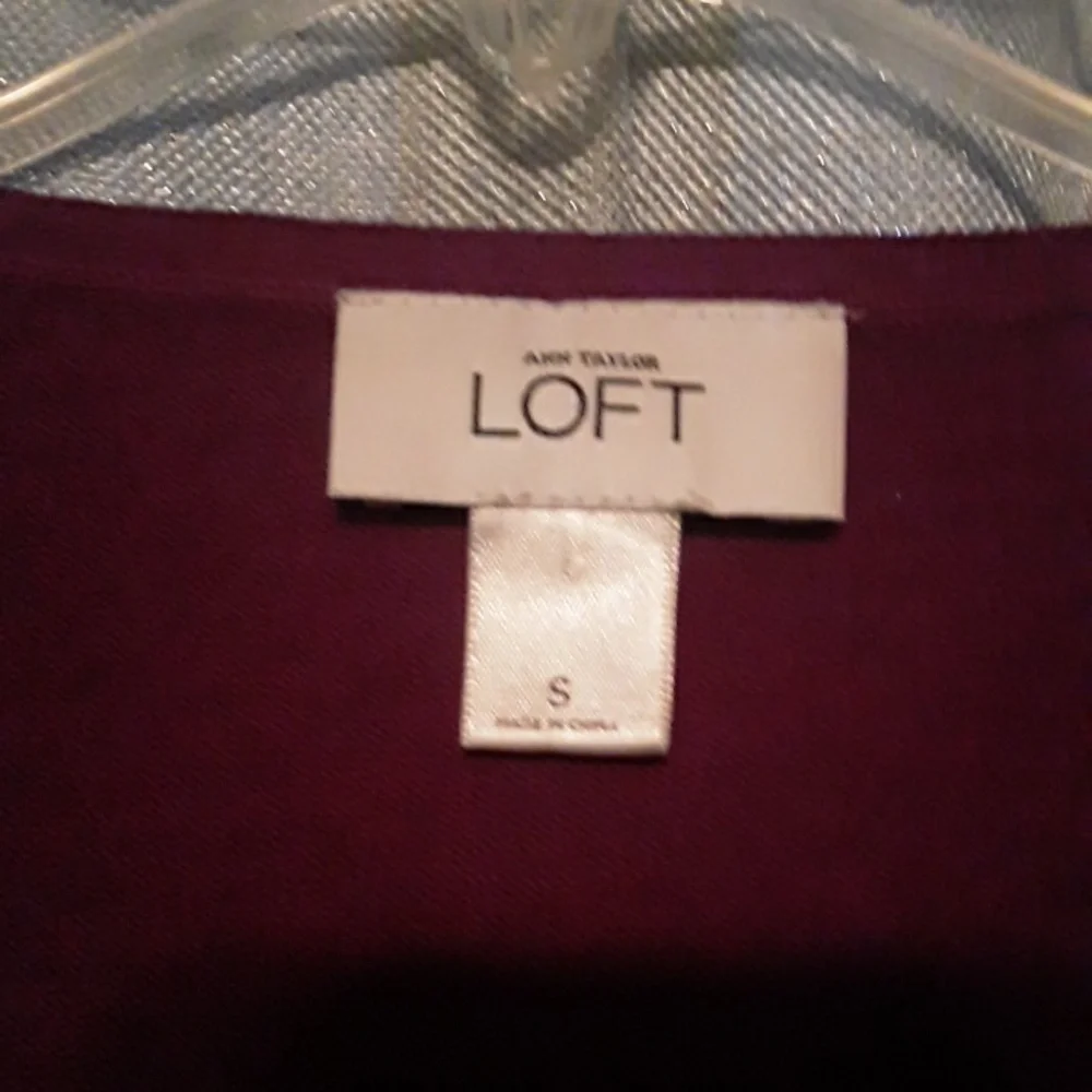 LOFT Raspberry V-Neck Sweater - Picture 3 of 6